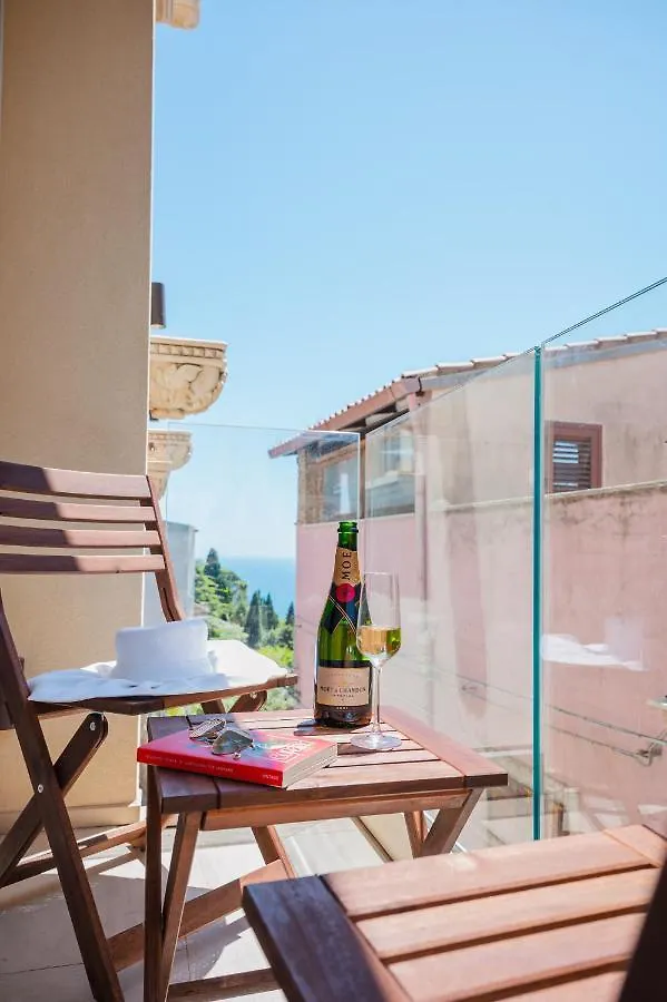 Naxi Suites Taormina