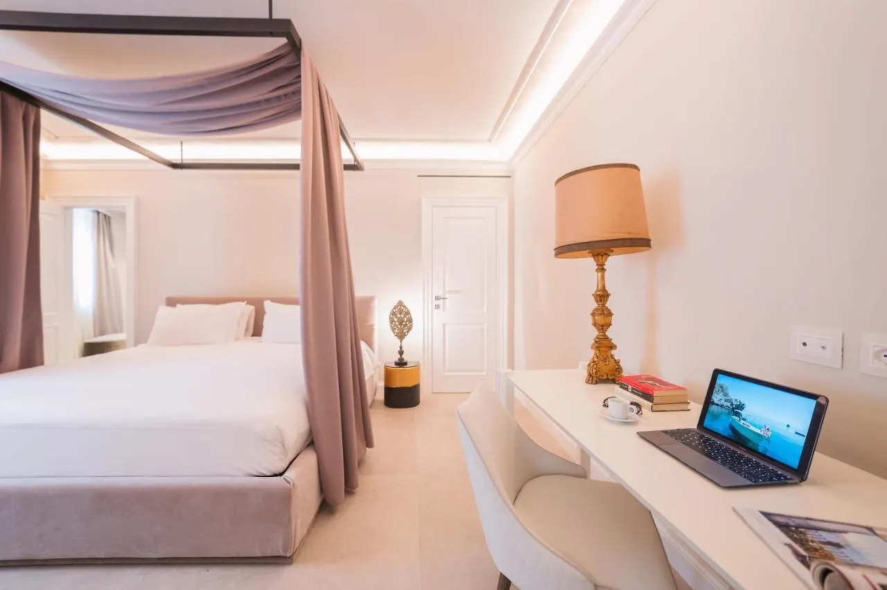 Naxi Suites Taormina Italia